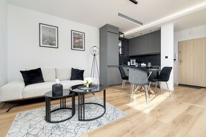 Unclassified image, 4 of 18, button - Bright Apartment Rzeszów by Renters (Rzeszów)