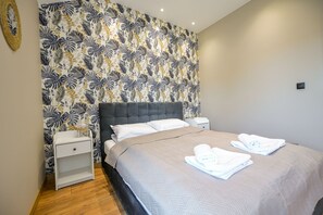 2 bedrooms, iron/ironing board, WiFi, bed sheets