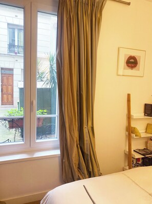 1 bedroom, iron/ironing board, WiFi, bed sheets - Appartement Parisien (Paris)