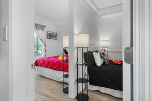 1 bedroom, iron/ironing board, travel cot, free WiFi - Free Shuttle 3 Queen Beds Lake Buena Vista Disney (Orlando)