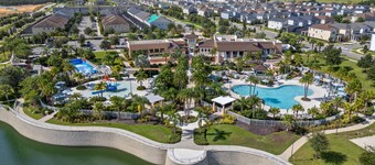 Sweet Townhouse 4Beds/3Baths/Pool/18Min Disney