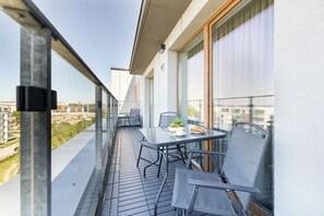 아파트, 침실 2개, 발코니 | 발코니