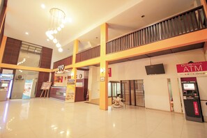 Reception - Collection O 295 Grha Ciumbuleuit Guest House (Bandung)