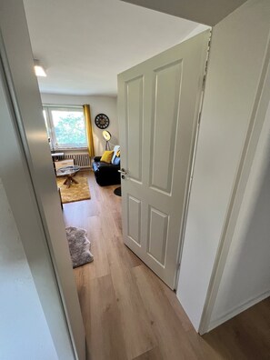 Living area - Immobilienkontor Rhein-Ruhr Appartements - Zentral in Oberhausen  (Oberhausen)