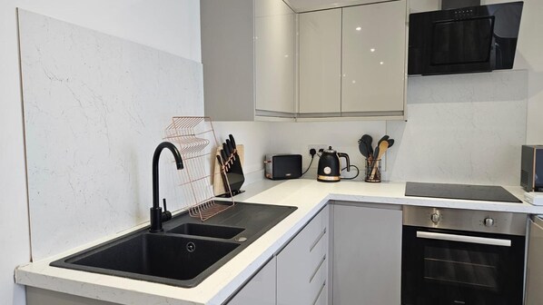 Private kitchen - Lovely 2-bed Apartment in Liverpool (Liverpool)