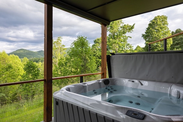 Tina de hidromasaje al aire libre