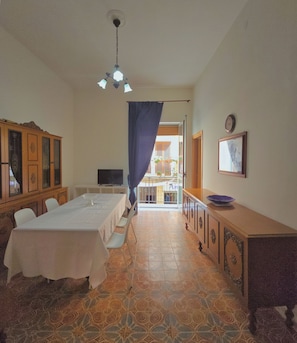 Dining - Apartment located in the city center 2 steps from the sea !!! (Santa Maria di Castellabate)