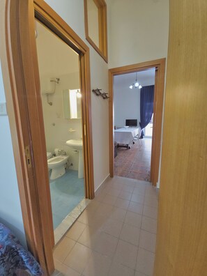 2 bedrooms, free WiFi, bed sheets - Apartment located in the city center 2 steps from the sea !!! (Santa Maria di Castellabate)