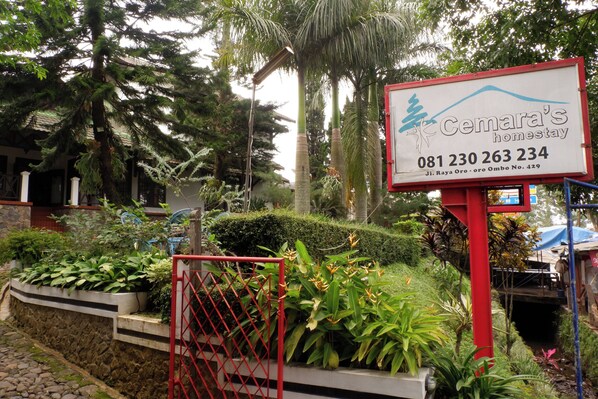 Exterior - Hotel O Cemara's Homestay (Batu)