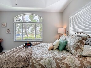 2 slaapkamers, een strijkplank/strijkijzer, gratis wifi, beddengoed