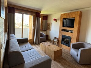 TV, fireplace, DVD player - Spacious 5-room apartment for 10, pets allowed (Belle Plagne)