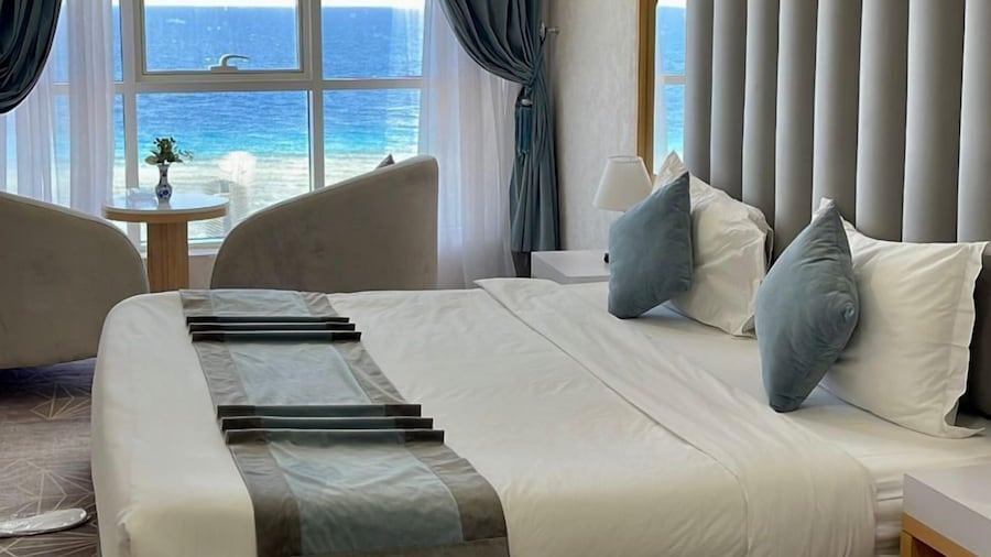 Rose Land Hotel