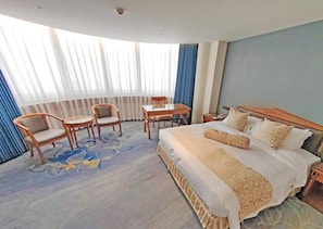 Business Room | Minibar, in-room safe, desk, laptop workspace - WUHAN ASIA HOTEL (Wuhan)