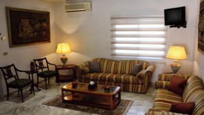 Reception - Alpine hotel  (Qabr Chamoun)