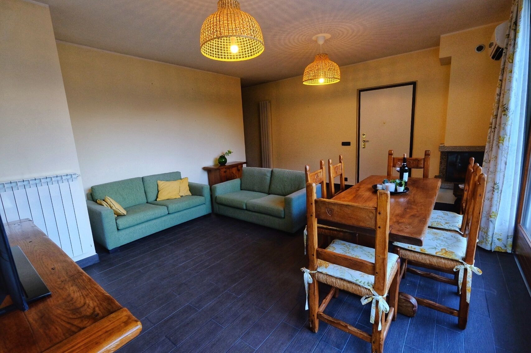 Apartment, Balcony, Lake View | Ruang makan
