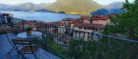 Apartment, Balkon, Seeblick | 2 Schlafzimmer, hochwertige Bettwaren, Daunenbettdecken