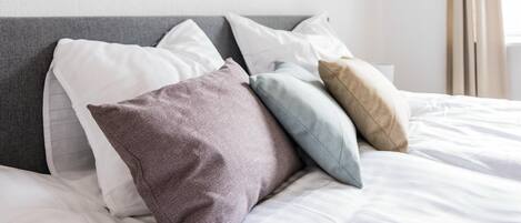 2 chambres, fer et planche à repasser, Wi-Fi, draps fournis