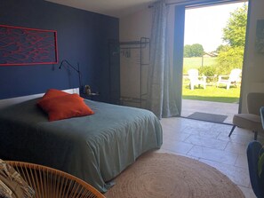 3 bedrooms, desk, iron/ironing board, travel cot - Renovated farmhouse with garden and swimming pool (Saint-Denis-lès-Bourg)