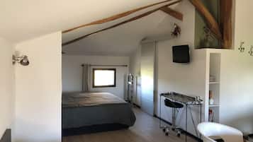 3 chambres, bureau, fer et planche à repasser, Wi-Fi