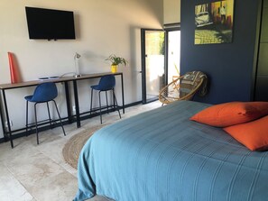 3 Schlafzimmer, Schreibtisch, Bügeleisen/Bügelbrett, Reisekinderbett