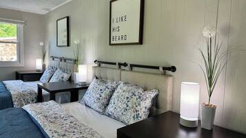 3 bedrooms, iron/ironing board, WiFi, bed sheets