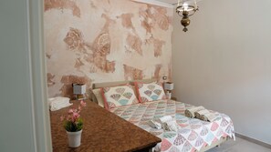 Luxe tweepersoonskamer | Individueel gemeubileerd, geluiddichte muren, gratis wifi, beddengoed