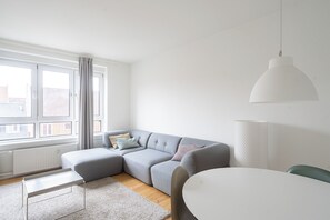TV - Refurbished 2-BR close to the airport - 144 (Copenhagen)