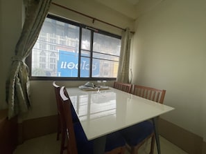 Suite estudio familiar | 1 dormitorio, escritorio, espacio para trabajar con un portátil