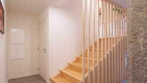 Unclassified image, 4 of 42, button - Comfy Flat | Jacuzzi & Terrace by HostWise (Porto)