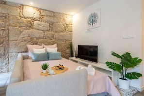 2 chambres, fer et planche à repasser, Wi-Fi, draps fournis