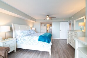 3 Schlafzimmer, Schreibtisch, Bügeleisen/Bügelbrett, WLAN