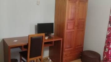 Doppel- oder Zweibettzimmer, Blick auf den Innenhof