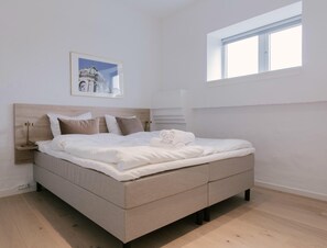 2 soverom, strykejern/-brett, wi-fi og sengetøy