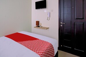 Quarto casal econômico | Wi-Fi de cortesia, roupa de cama