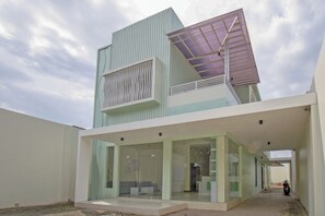 Exterior - Hotel O Irma's Residence (Blitar)