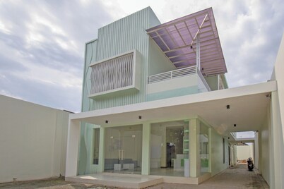 Hotel O Irma's Residence