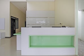 Reception - Hotel O Irma's Residence (Blitar)