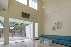 Área de estar no saguão