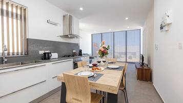 Oven, stovetop, coffee/tea maker, toaster