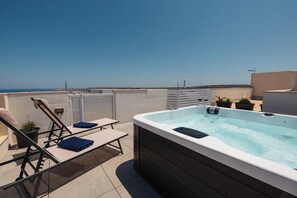 Terrace/patio - This apartment is a 2 bedroom(s), 2 bathrooms, located in Il-Mellieħa, null. (Il-Mellieħa)