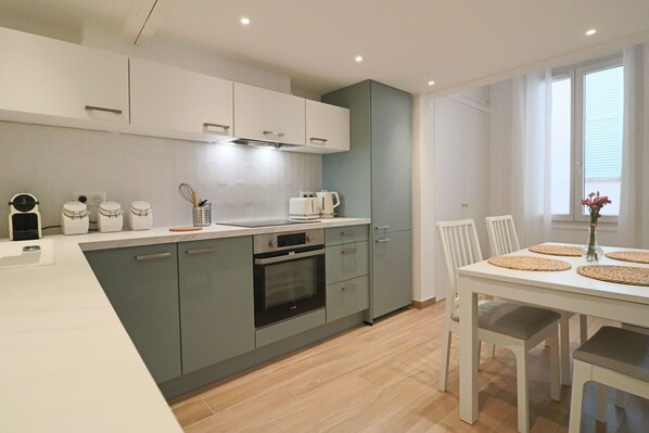 Fridge, microwave, oven, dishwasher