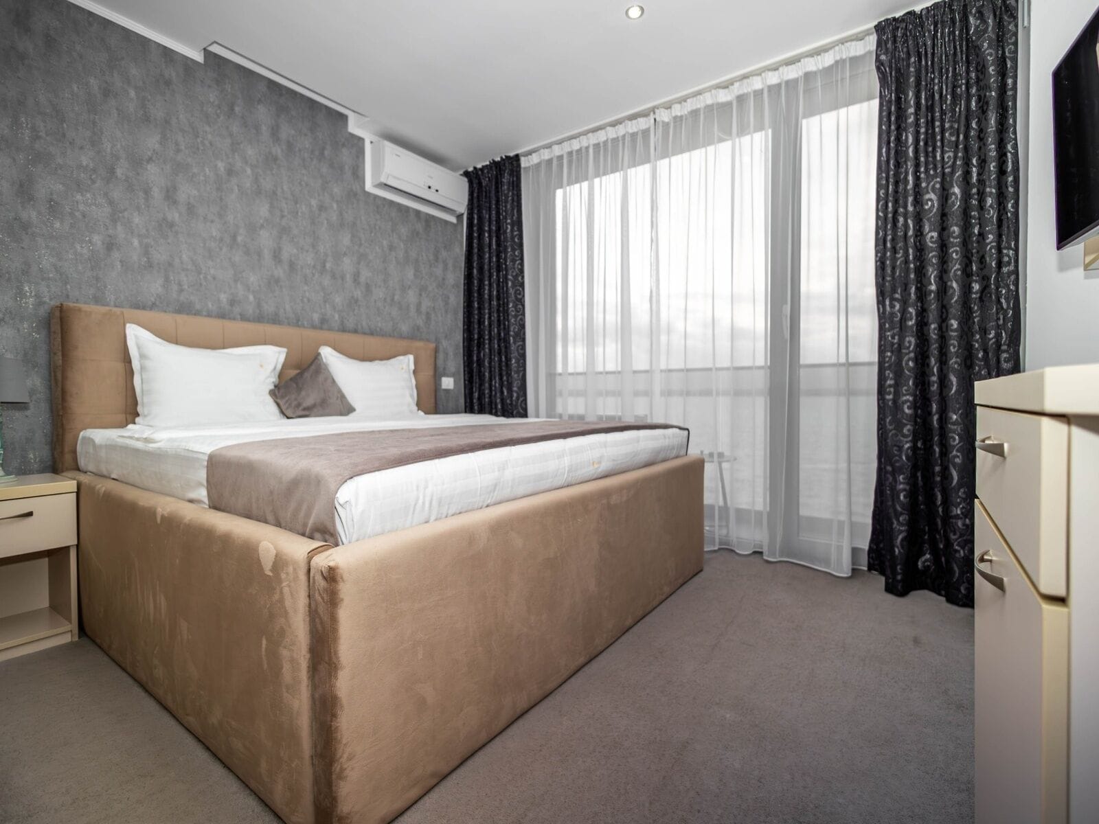 Classic Double Room, Lake View