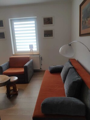 Living area - Marina Studio- short walk to the beach, Port, Old Town, comfort for small family (Ustka)