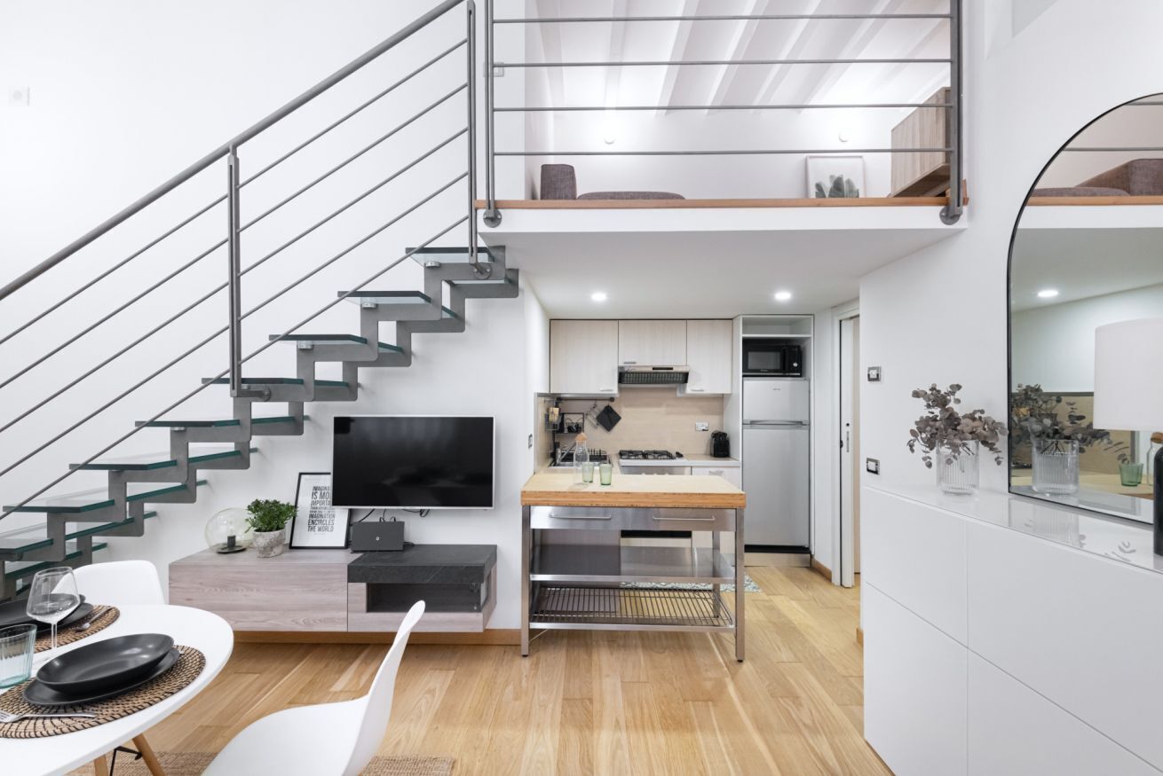 Kjøleskap, ovn, kokeplater og oppvaskmaskin