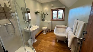 Phòng đôi Cao cấp, có phòng tắm riêng (Legges Hill Room) | Phòng tắm | Đồ dùng nhà tắm thân thiện với môi trường, máy sấy tóc, khăn tắm