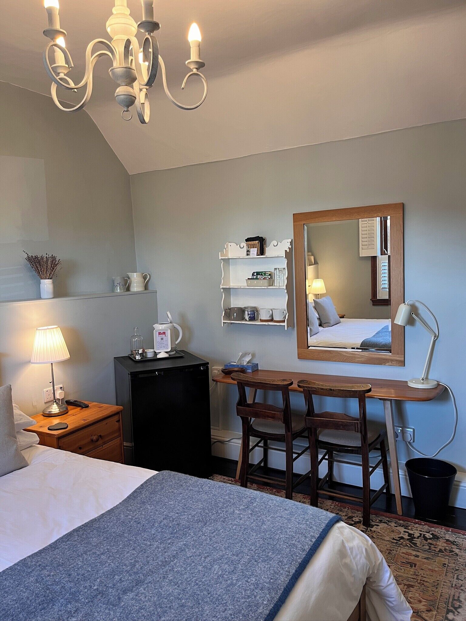 ラグジュアリー ダブルルーム エンスイート (King Street room) | エジプト綿のシーツ、高級寝具、ピロートップベッド、客室ごとに異なる装飾