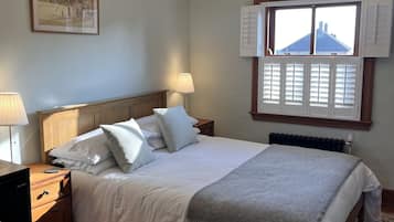 Luxury Double Room, Ensuite (Legges Hill Room) | Egyptian cotton sheets, premium bedding, pillow-top beds