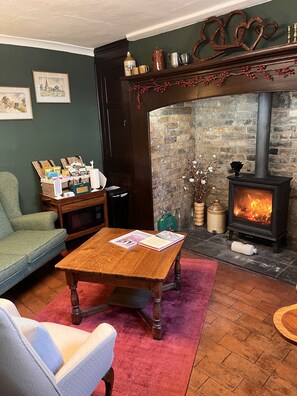 Lounge - The Globe House (Broseley)