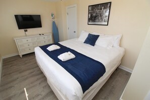 2 bedrooms, free WiFi, bed sheets - Starfish Suite at Fin & Feather 2BR Condo with Sound Views + Close to Beach (Nags Head)