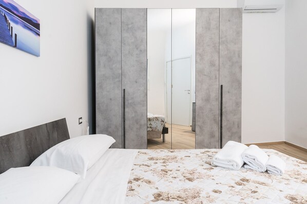 Basic Double Room, 1 Queen Bed, Private Bathroom | Free WiFi